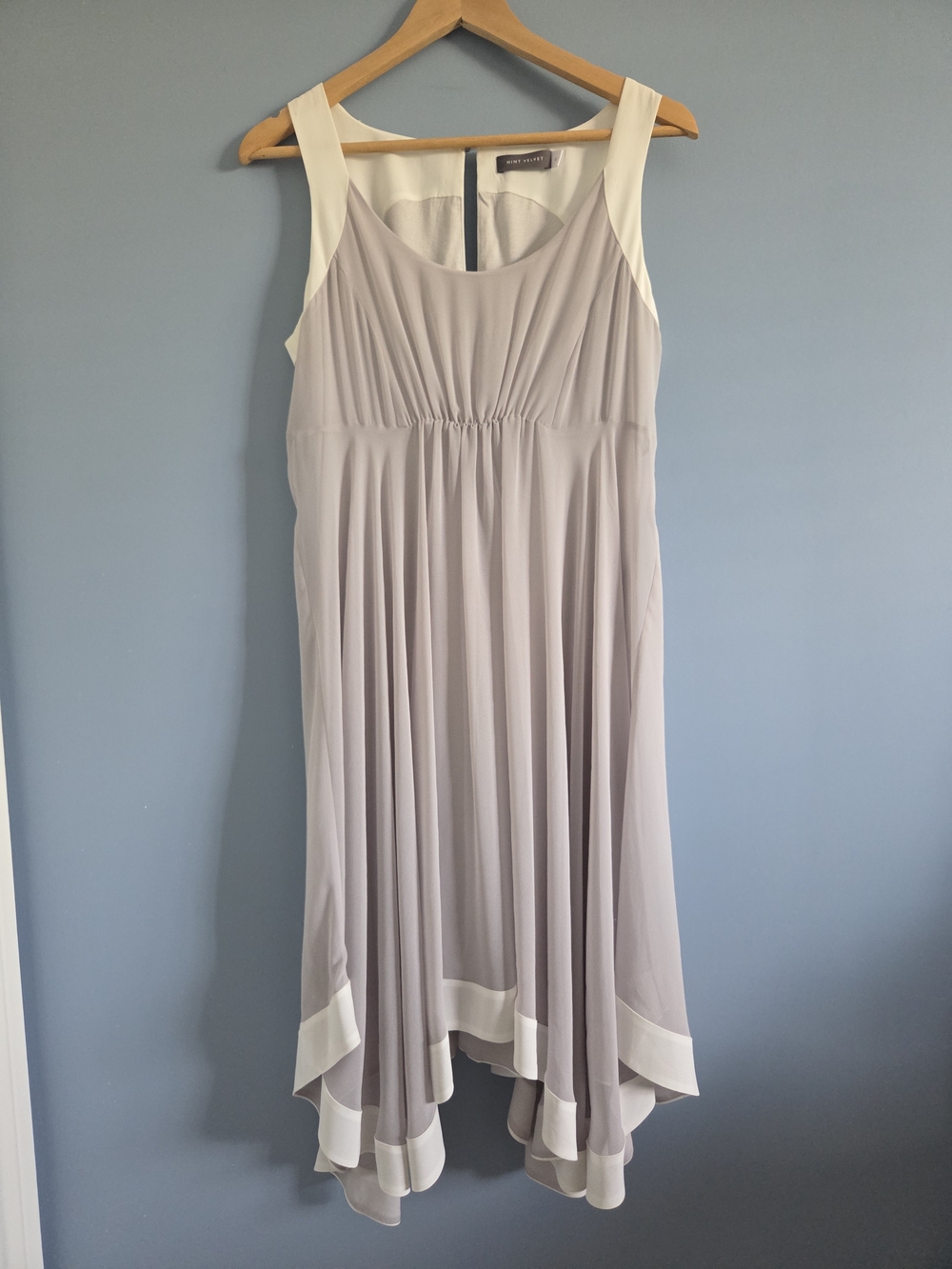 Sleeveless Light Gray Chiffon Dress with White Trim